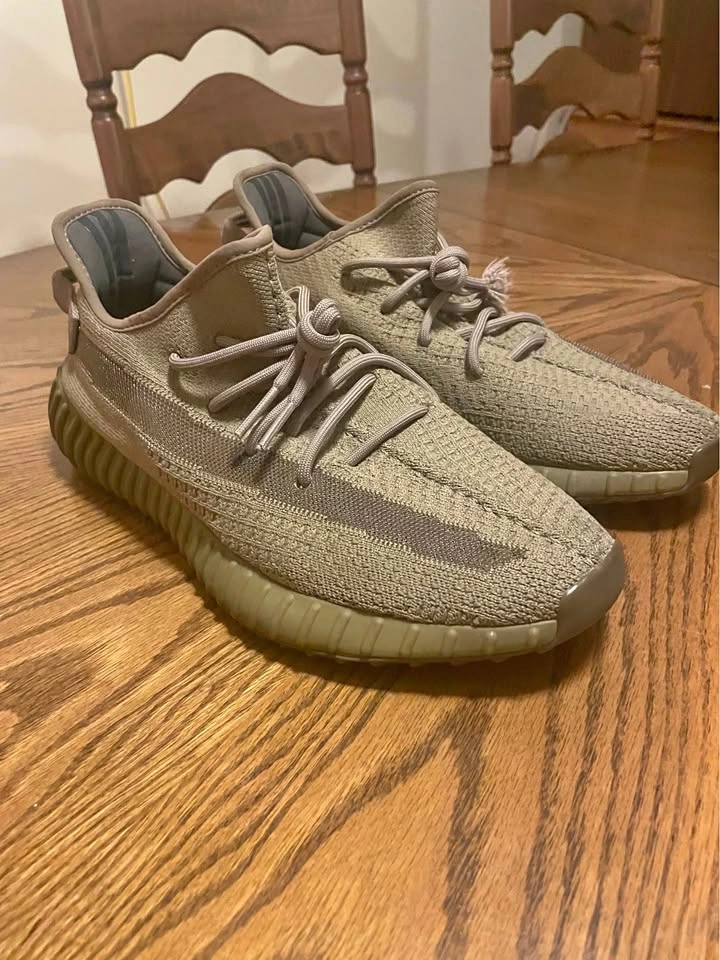 Adidas Yeezy Boost 350v2 - Clay. Size 11