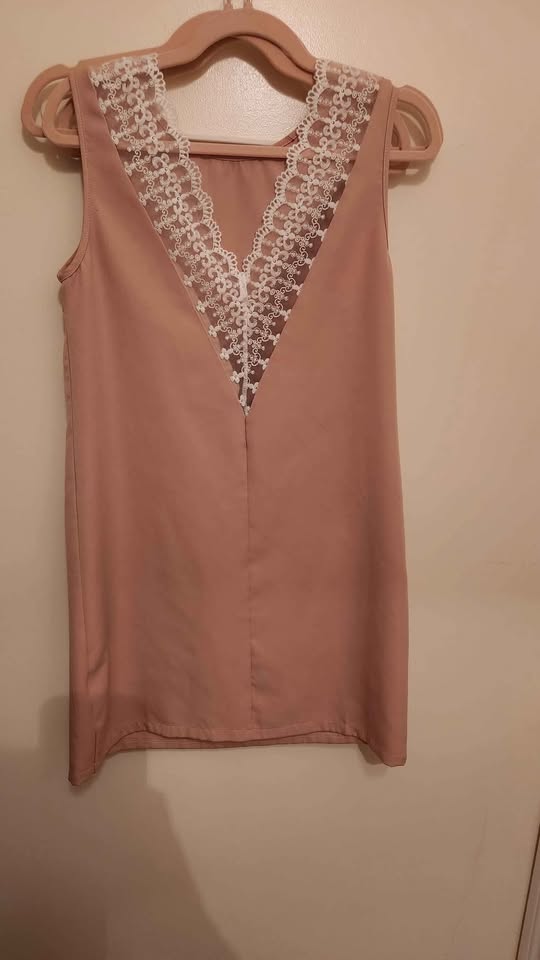 Sleeveless shift dress in pink/blush (medium) - photo 2