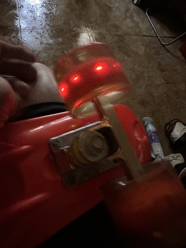 22'' Kids Plastic Skateboard - Orange/Purple Light Up Wheels - photo 2