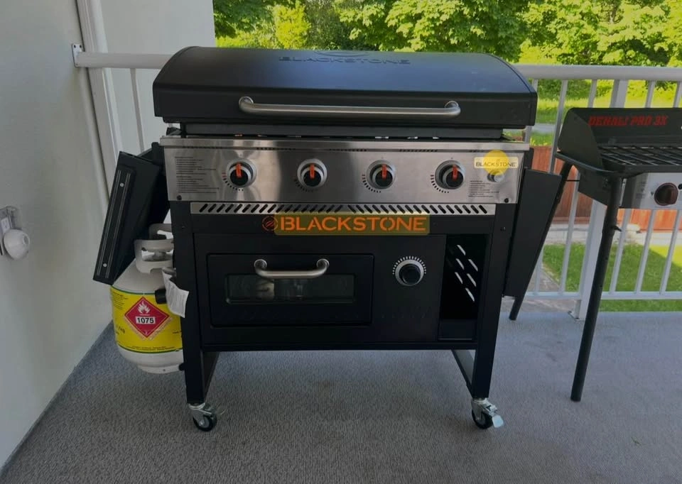 Blackstone 36" Griddle Attachment w/ Pizza Oven & Air Fryer - photo 4
