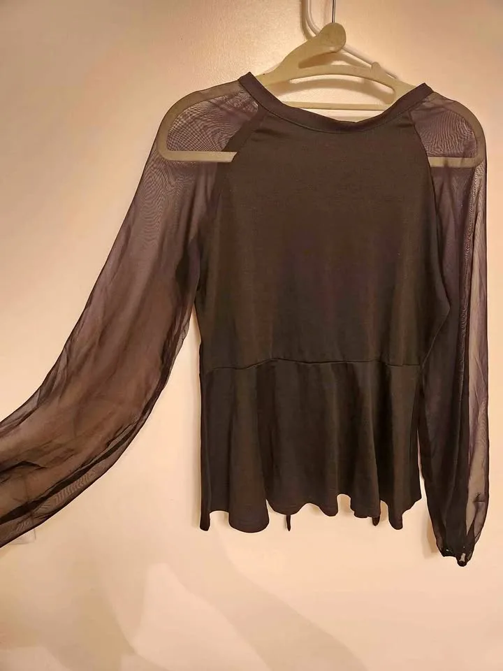 Black top (M) thumbnail