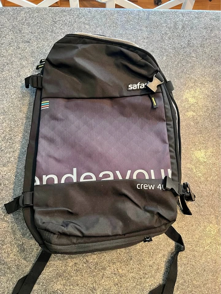 Safari Redan 40L Black Backpack Suitcase w/ Raincover