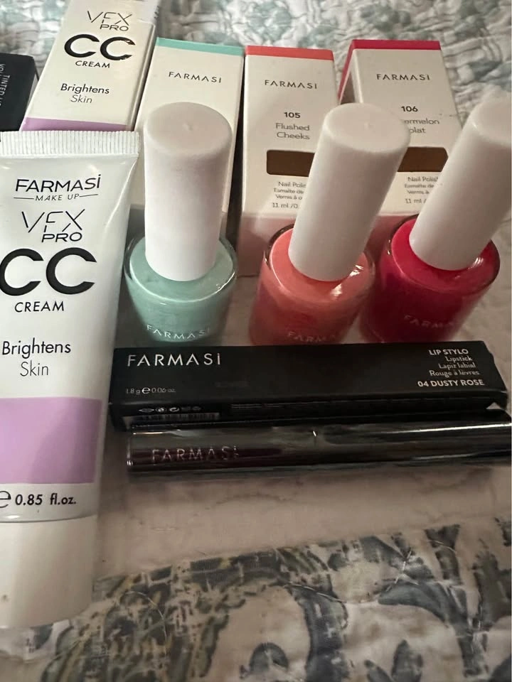 Farmasi Makeup 8 Piece Lot BNIB - photo 4