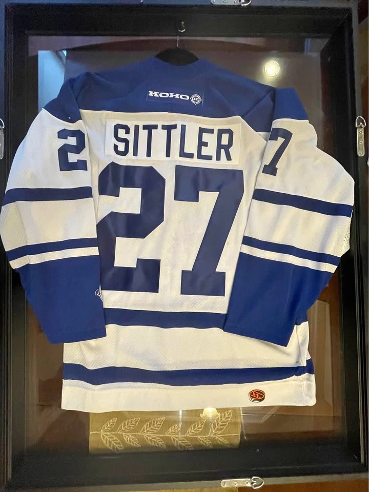 Darryl Sittler Autographed Maple Leafs Jersey