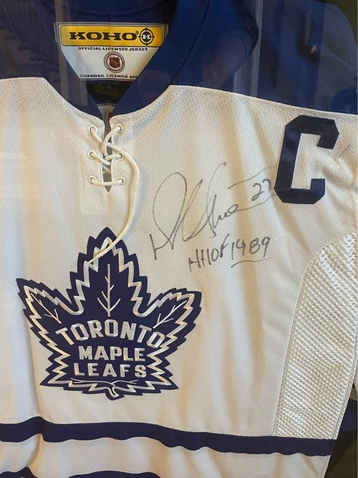 Darryl Sittler Autographed Maple Leafs Jersey - photo 2