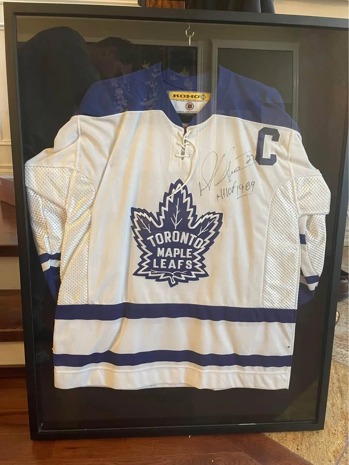 Darryl Sittler Autographed Maple Leafs Jersey - photo 3