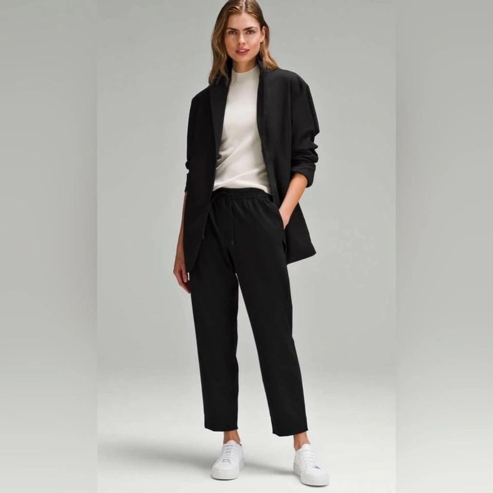 Lululemon Stretch Mid-Rise Tapered Pant - Black, Size 4