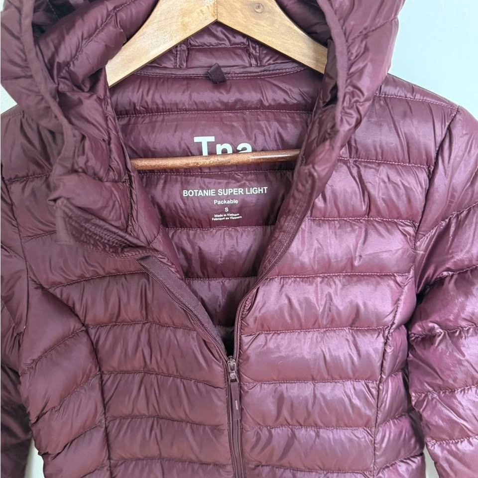 Aritzia TNA Botanie Packable Down Puffer Jacket - Burgundy - Sma - photo 4