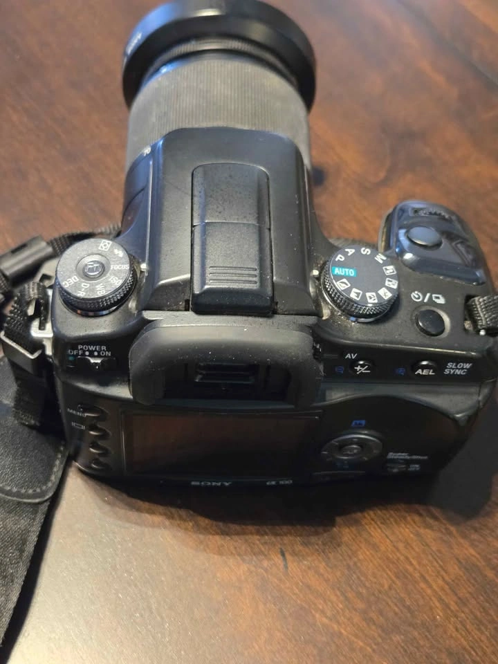 Sony Alpha A100 DSLR Camera Kit w/ 2 Lenses - photo 3