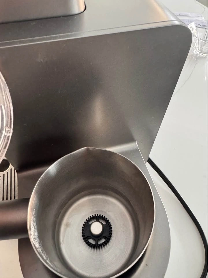 KEURIG SINGLE SERVE COFFEE - LATTE CAPPUCCINO MAKER LIKE NEW - photo 5