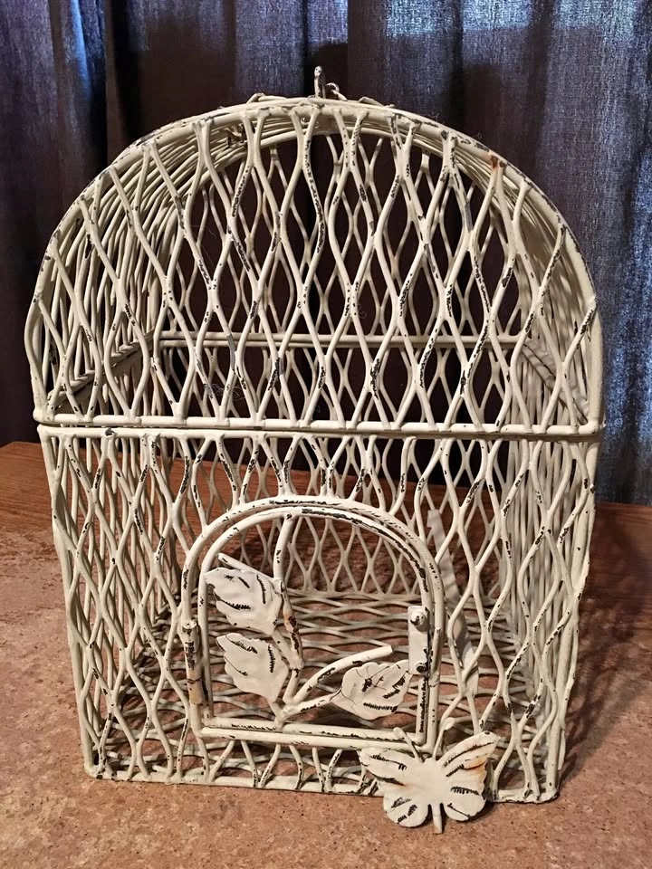 VINTAGE METAL DECORATIVE BIRD CAGE WHITE HANGING