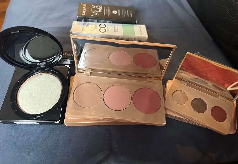 Farmasi Make-Up 8 BNIB Lot - photo 4