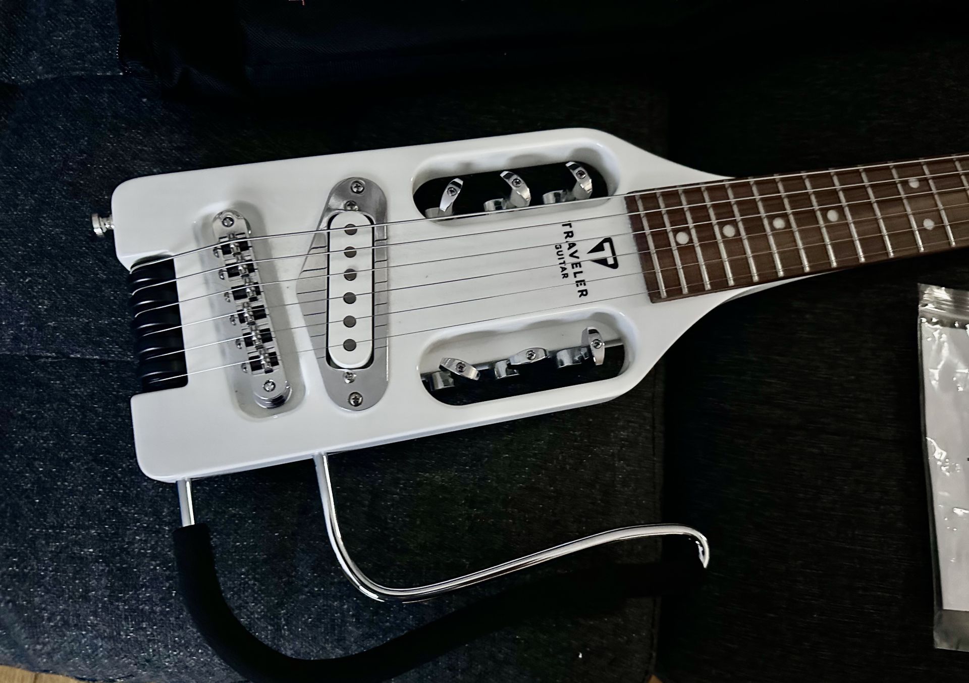 Traveler Ultra-Light Electric Guitar - photo 2