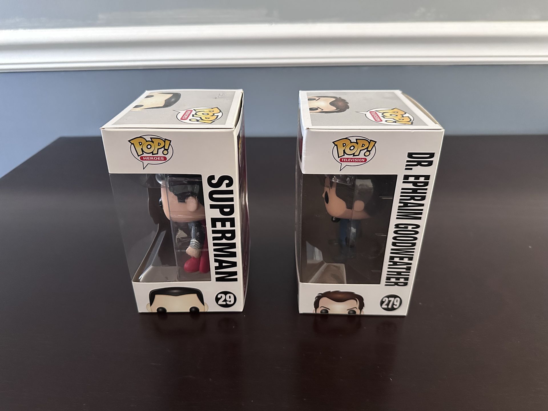 Funko Pops - Superman (29) & Dr. Ephram Goodweather (279) - photo 4