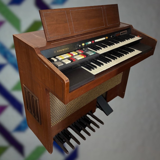Hammond Elegante Console Organ - 1970s w/ Bench & Pedals - photo 2