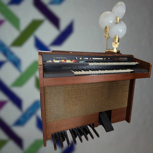 Hammond Elegante Console Organ - 1970s w/ Bench & Pedals - photo 3