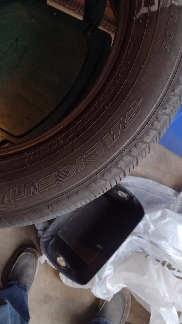 2 - 18 inch Tires from Mitsubishi - photo 4