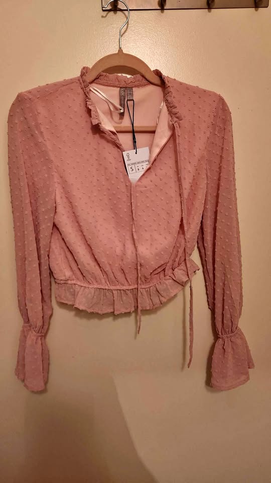 BNWT Pink cropped top (small)
