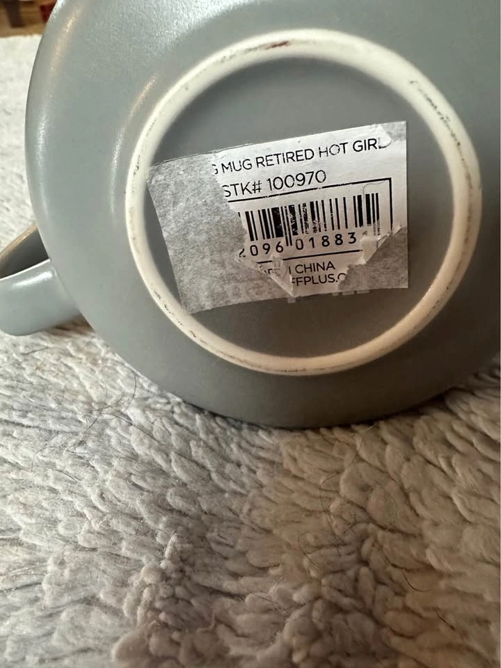 "RETIRED HOT GIRL" COFFEE MUG - photo 4