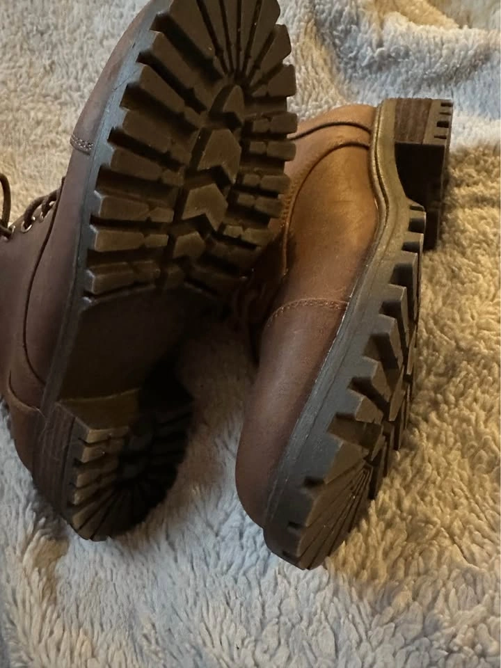 DLG Laila Womens Vegan Leather Lace up Boot size 6 - photo 2