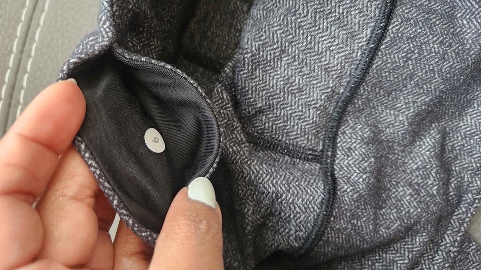 Lululemon leggings (size 6) - photo 3
