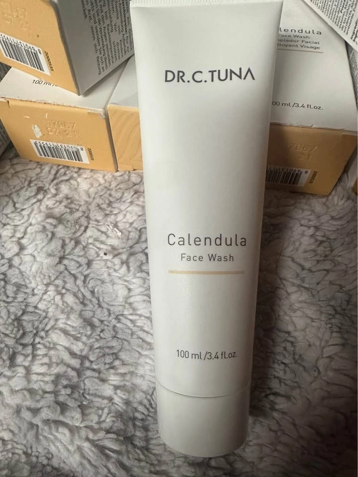 Farmasi Dr. C. Tuna Calendula Oil Face Wash - photo 2