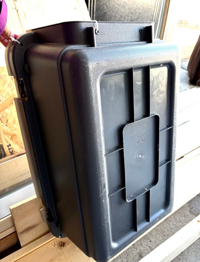 Plastic Pet Carrier – Hard Shell - photo 2