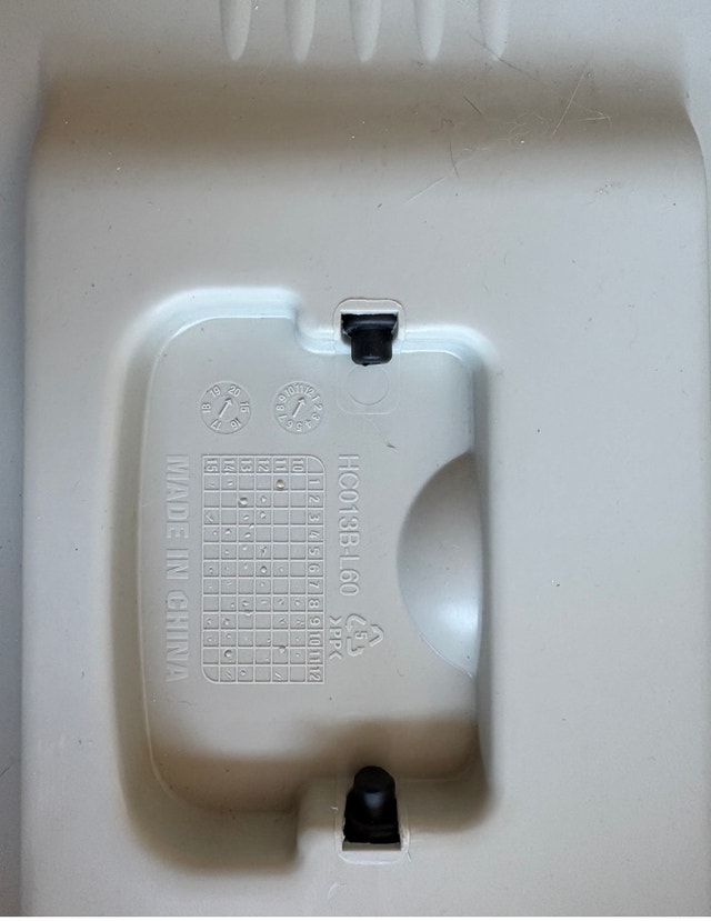 Plastic Pet Carrier – Hard Shell - photo 4