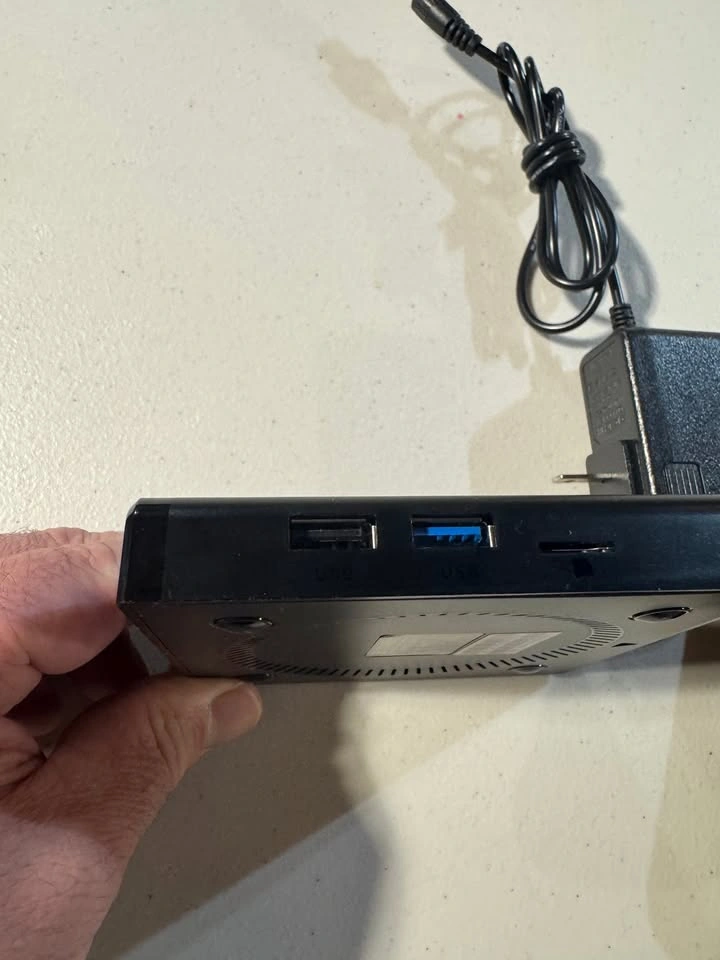 Gigca 4K ANDROID box with remote - photo 2
