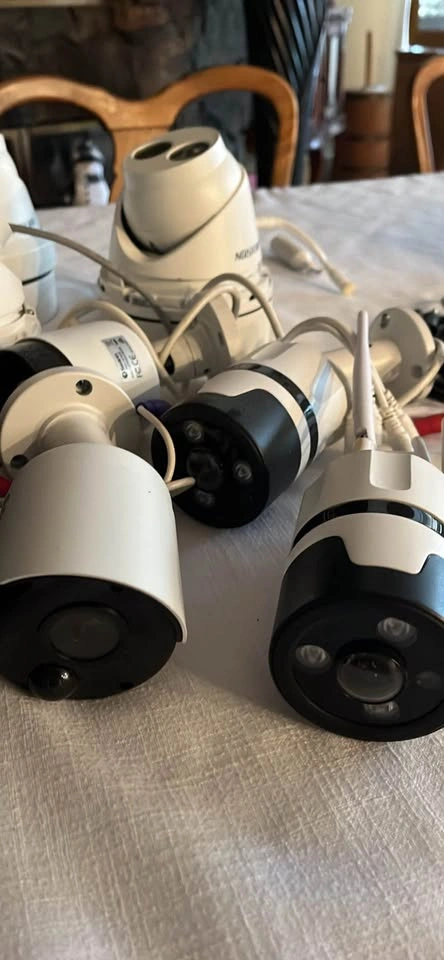 HIKVISION Security System with 10 Cameras, Monitor, and Ringers - photo 2