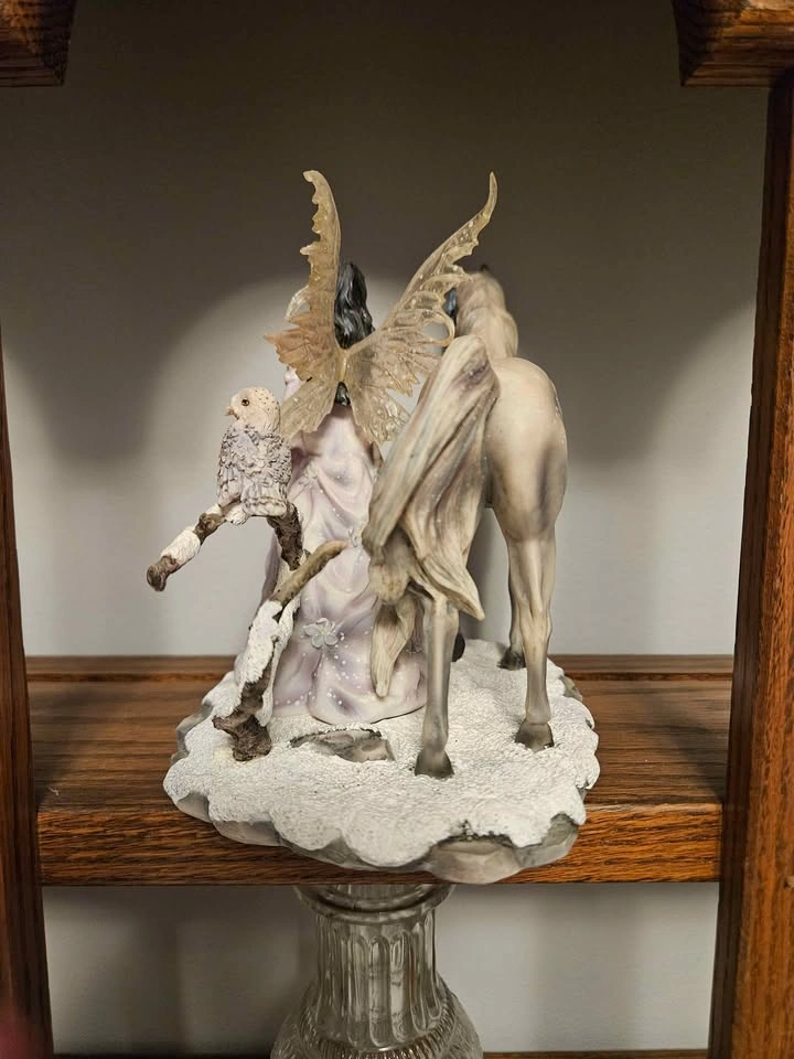 The Fairy Site Winter Wings Figurine - photo 4