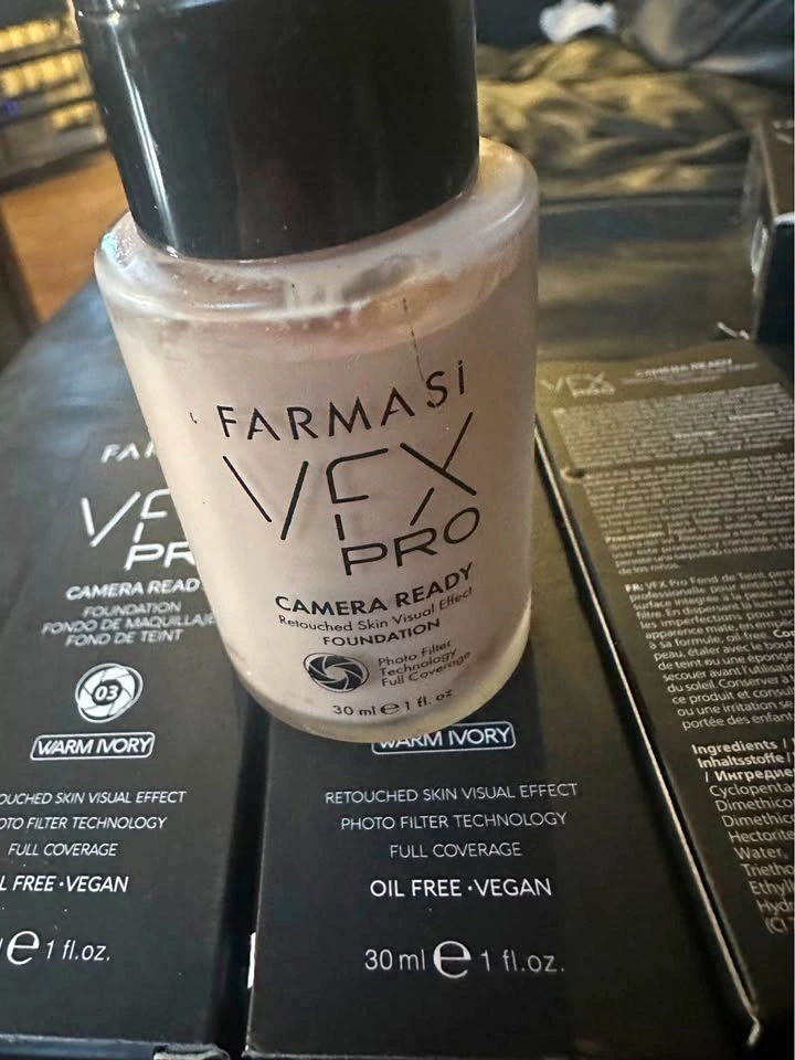 Farmasi VFX Pro Camera Ready Foundation - Warm Ivory 03