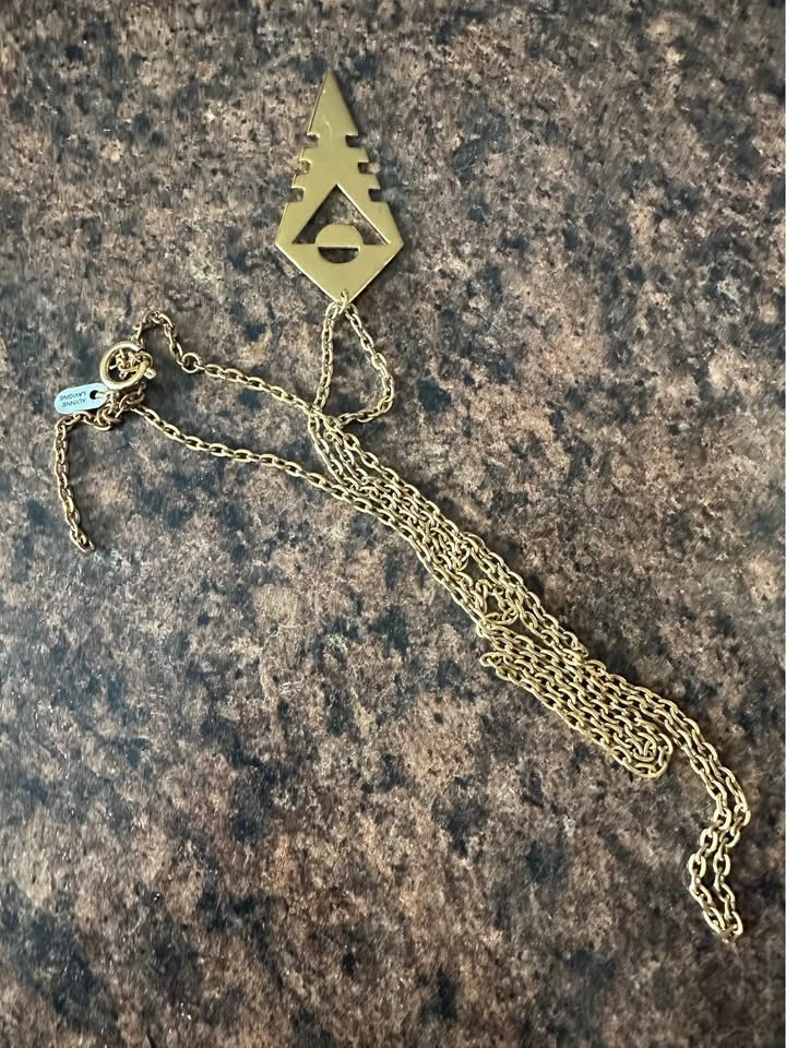 Arrowhead Pendant Necklace by Par Ici (Alynne Lavigne) - photo 3