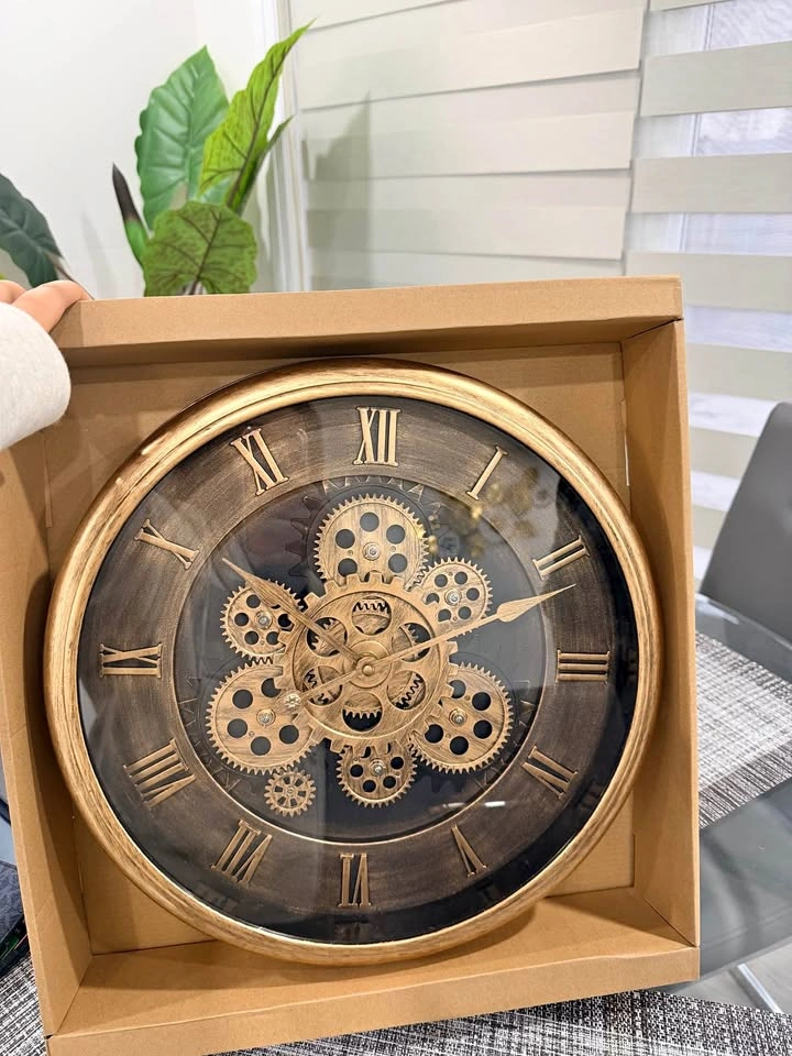 Brand New Modern Decorative Wall Clock - Gold Gear Design
