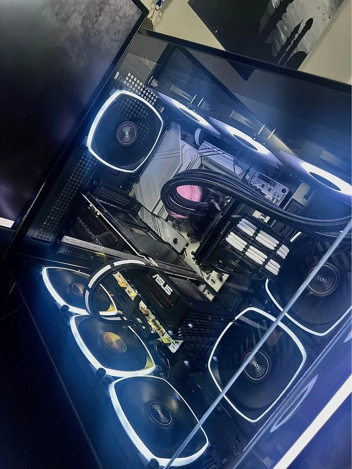 Batman PC • 5070 TI • 7800x3d - photo 2