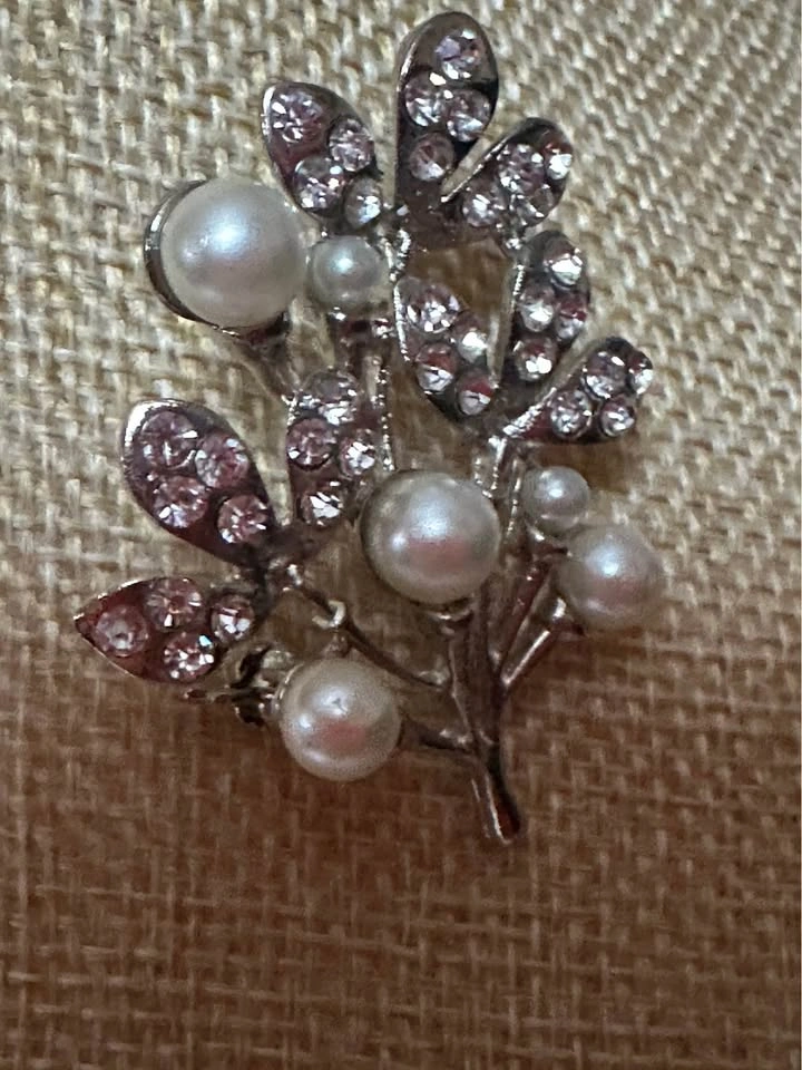 Floral Design Faux Pearl Rhinestone Brooch - photo 2
