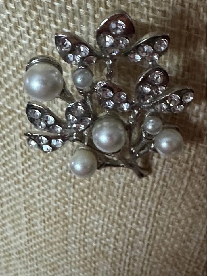 Floral Design Faux Pearl Rhinestone Brooch - photo 3