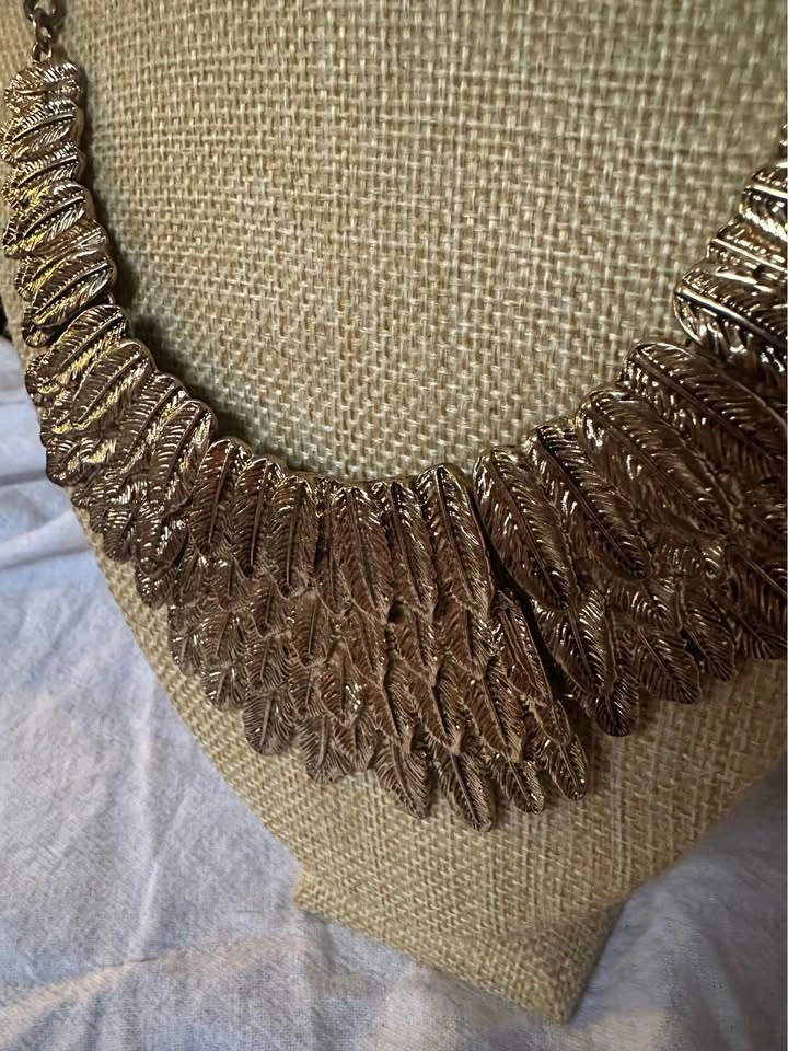 Women's Gold Tone Feather Statement Necklace - photo 2