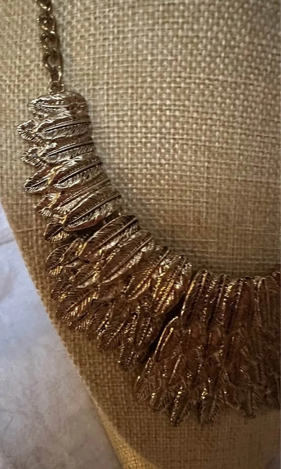 Women's Gold Tone Feather Statement Necklace - photo 3