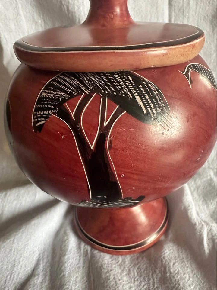 Hand sculpted soapstone trinket container - photo 4