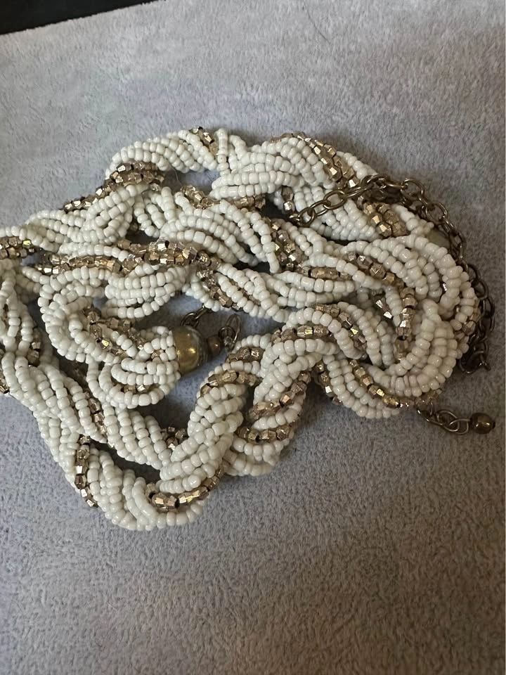 Vintage White and Gold Beaded Rope Necklace - photo 3