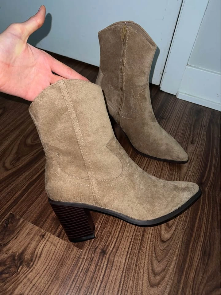 Suede Cowboy Boots (US 11) - photo 3