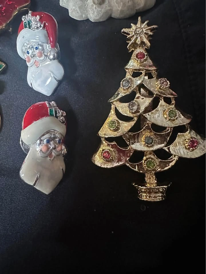 Vintage Christmas Pins/Brooch 7 total - photo 2