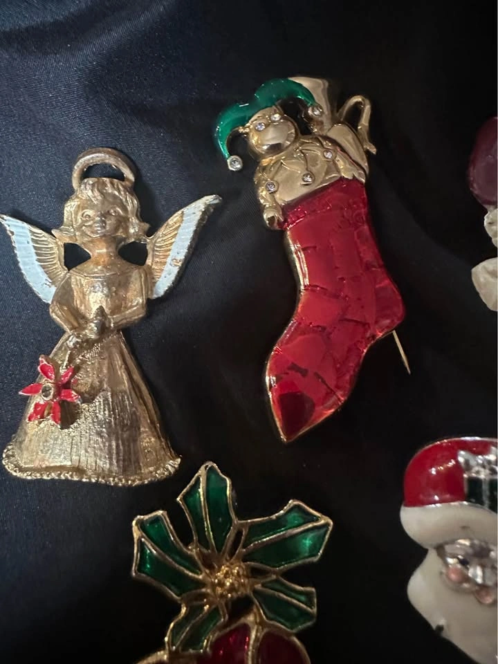 Vintage Christmas Pins/Brooch 7 total - photo 4
