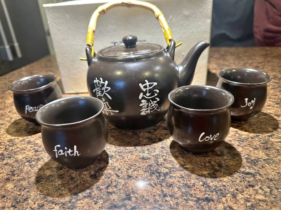 Black Teaopia Tea Pot Set 5 Pieces With White Chinese Characters