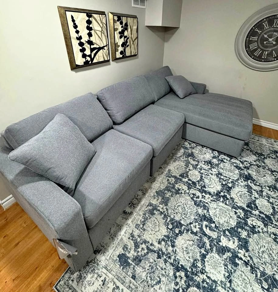 Sectional Couch (left aligned chaise)