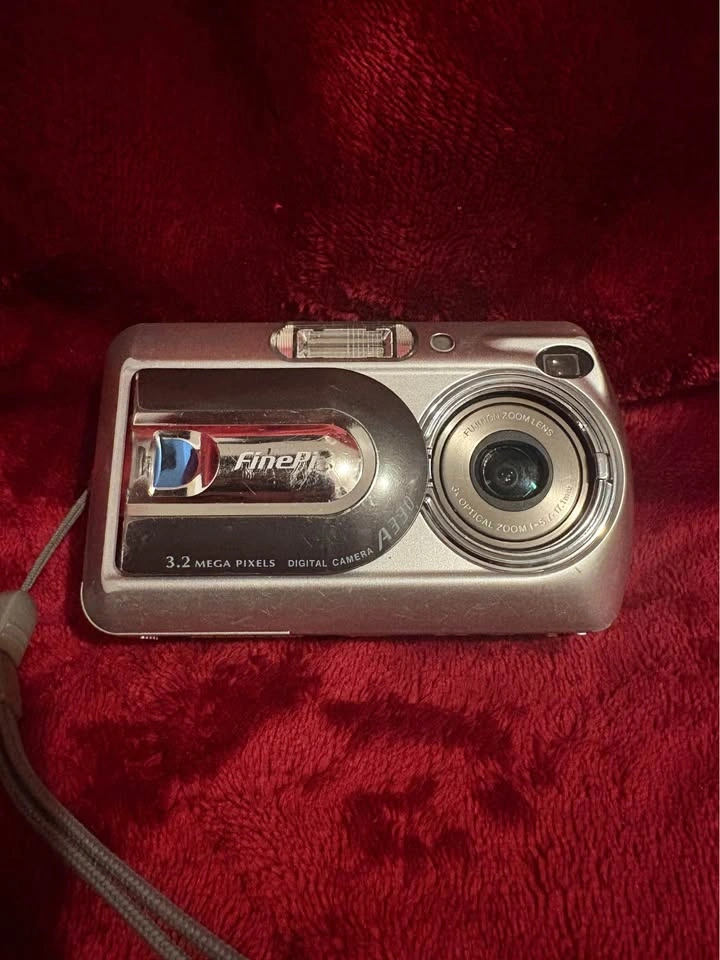 Fujifilm FinePix A330 - photo 2