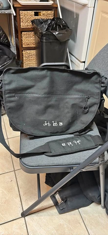 Brompton Black Messenger Bag
