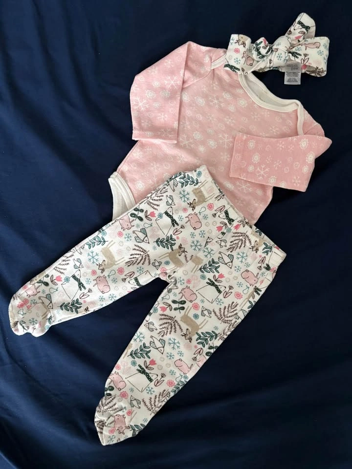 Baby Girl Clothes 3 sets 0-3 months - photo 2