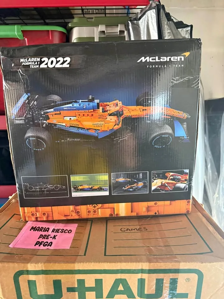 Technic McLaren Formula 1 Race Car 42141 thumbnail